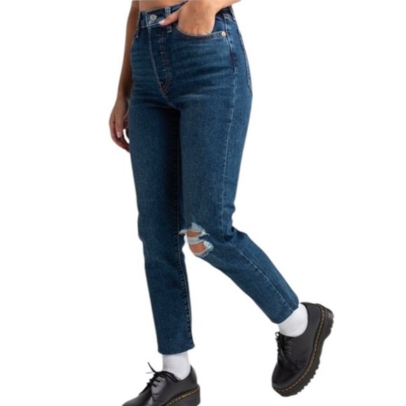 Levi’s Wedgie Fit Straight Womens Jean Distressed Mid Rise Button Fly Size 27 - Picture 2 of 11